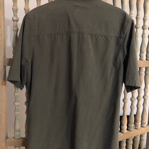 Men’s Casual Button-Up - Picture 3 of 3